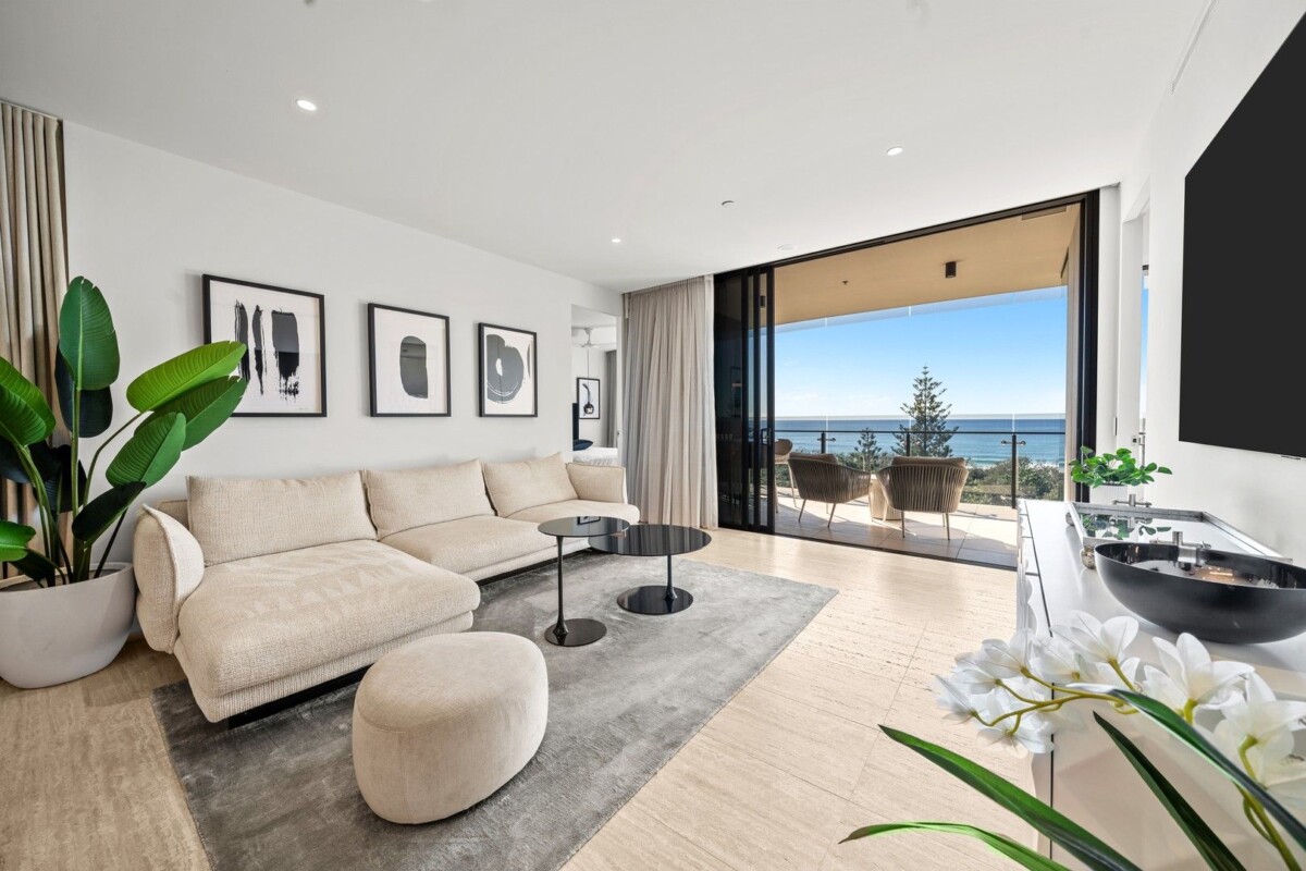 Hedges Avenue – Mermaid Beach
